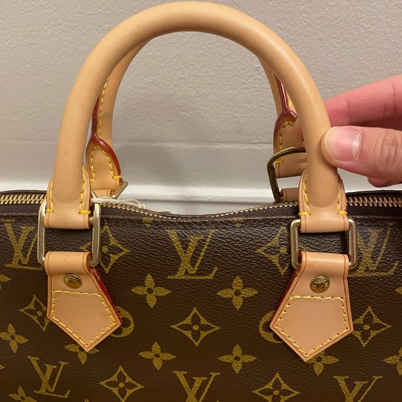 Louis Vuitton Alma monogram bag - Picture 7 of 11